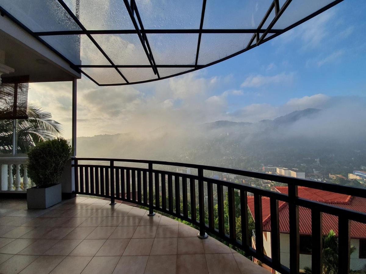 The Skydeck Kandy Eksteriør bilde
